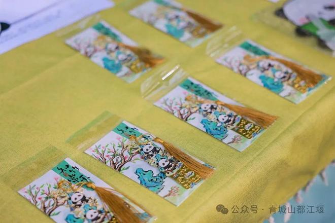 都江堰太火爆NPC白娘子被求合影到宕机j9九游会入口顶流实锤！这个五一青城山(图19)